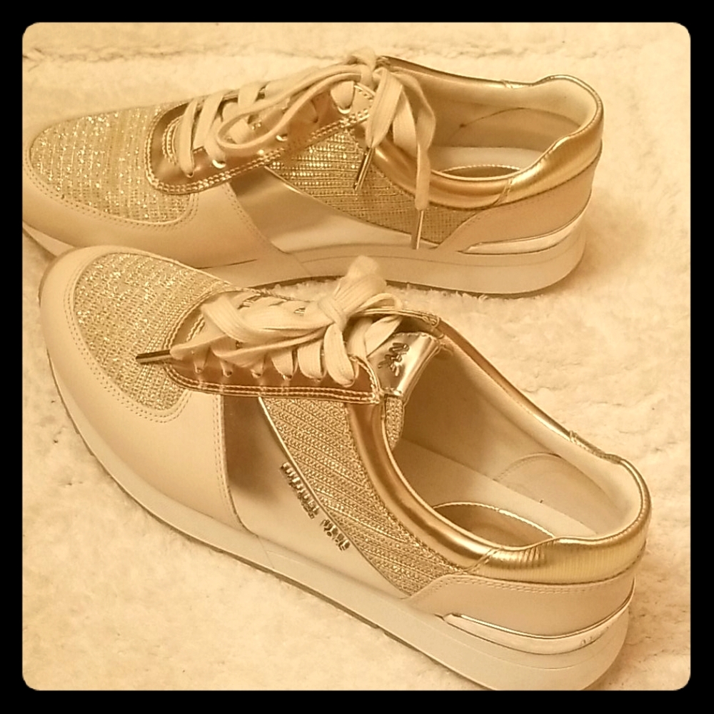 Michael Kors sneakers size 10 med